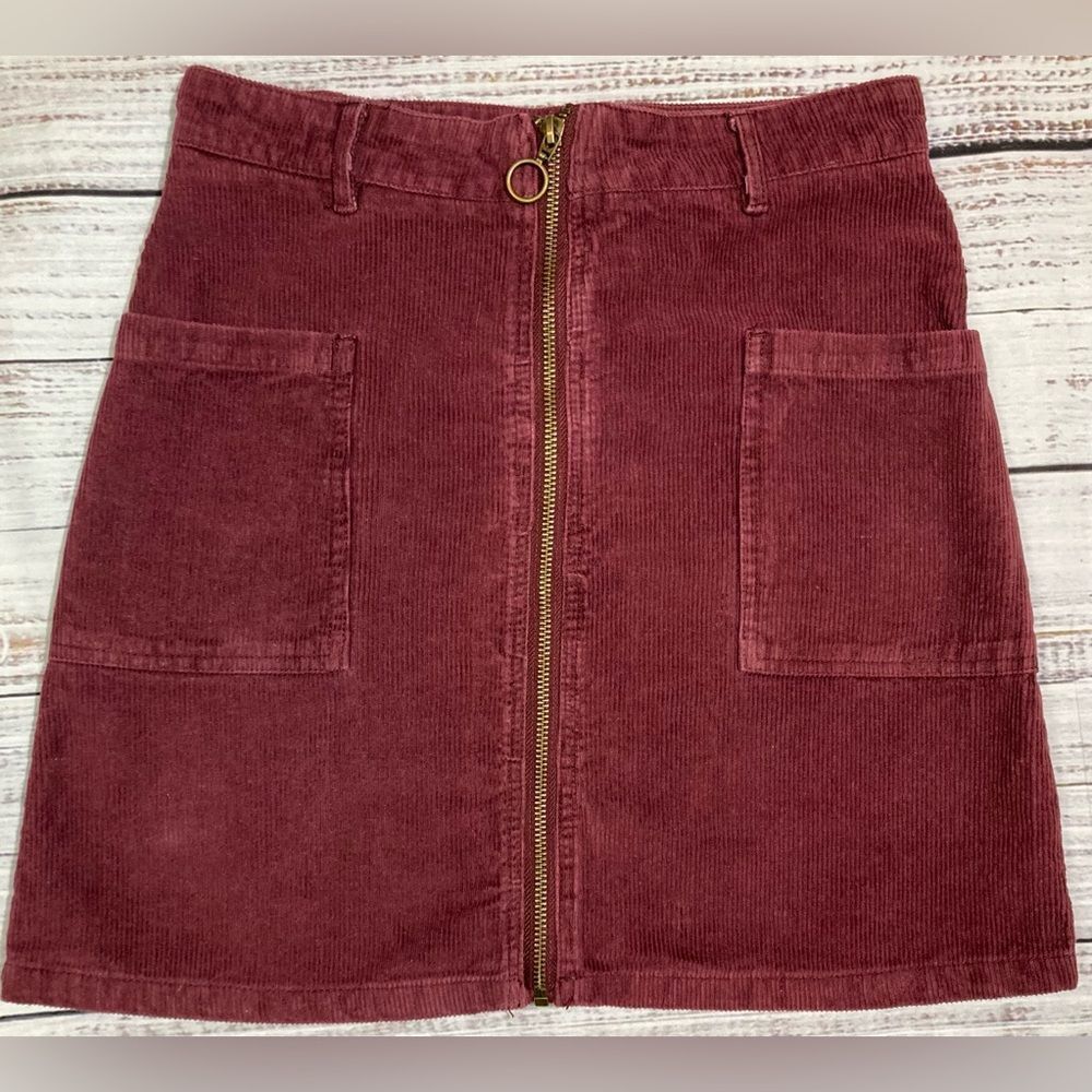 Altar’d State Corduroy Mini Skirt Zippered Maroon with pockets size Small